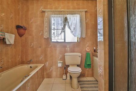 House sold in Crystal Park, Benoni - P133599