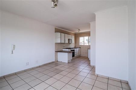 Townhouse rented out in Terenure, Kempton Park - P762445