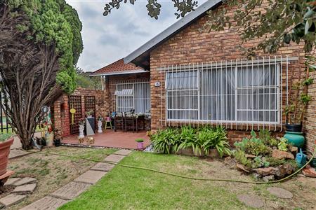 Townhouse sold in Witfield, Boksburg - P177459