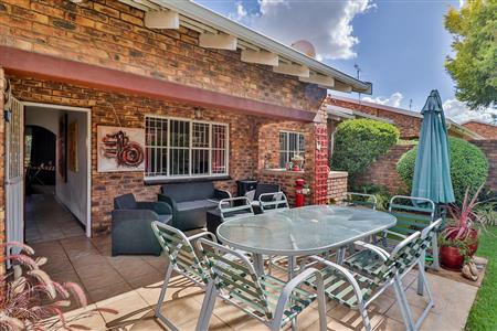 Townhouse for sale in Northmead, Benoni - P959772