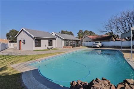 House sold in Crystal Park, Benoni - P346919