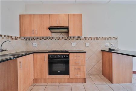 Apartment under offer in Brentwood Park, Benoni - P815311