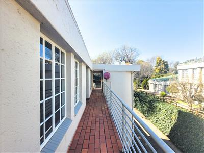 Apartment for sale in Bedfordview - P163775