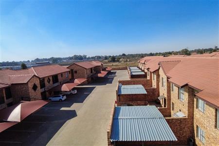 Townhouse for sale in Crystal Park, Benoni - P848227