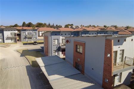 Townhouse for sale in Rynfield, Benoni - P576134