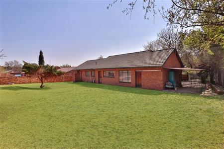 House under offer in Norkem Park, Kempton Park - P393965