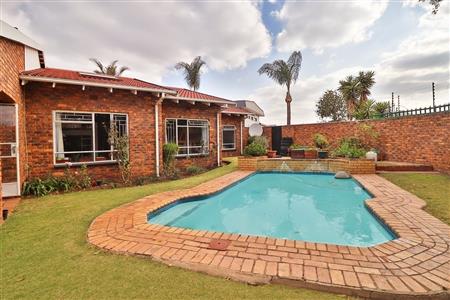Townhouse for sale in Northmead, Benoni - P477865