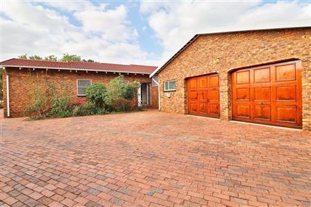 Townhouse for sale in Northmead, Benoni - P477865