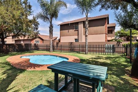 Apartment for sale in Brentwood Park, Benoni - P941618