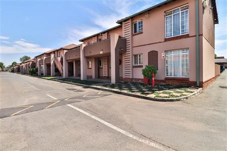 Apartment for sale in Brentwood Park, Benoni - P941618