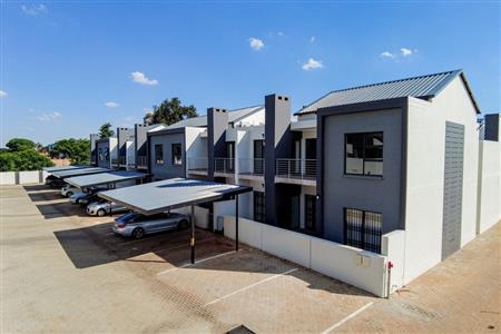 Townhouse For Sale in Rynfield, Benoni - P294144