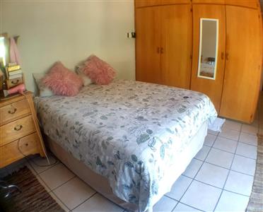 Separate 2 Bedroom Flat Main Bedroom - House For Sale in Annlin, Pretoria - P836549