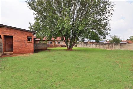 House For Sale in Casseldale, Springs - P898449