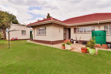 House To Rent in Farrarmere, Benoni - P881579