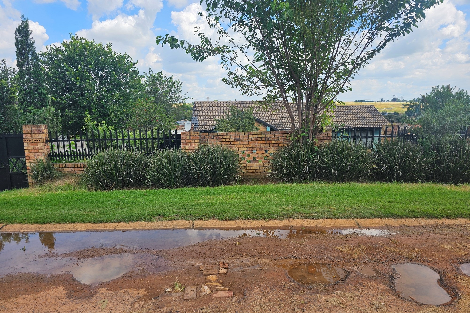 House for sale in Tasbet Park Ext 1, Tasbet Park, Witbank, 1047 m²