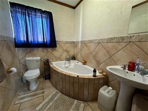 Townhouse To Rent in Hillcrest Kimberley - P1462210