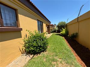 Townhouse To Rent in Hillcrest Kimberley - P1462210