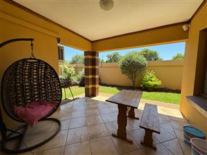 Townhouse To Rent in Hillcrest Kimberley - P1462210