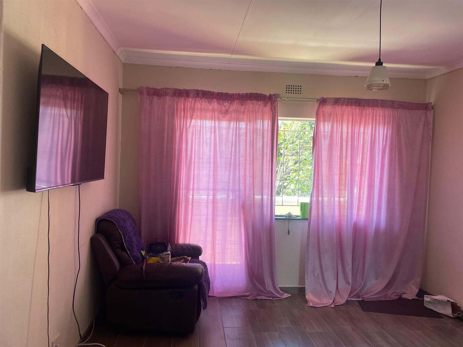 Duplex for sale in Lyndhurst, Johannesburg, 175 m²