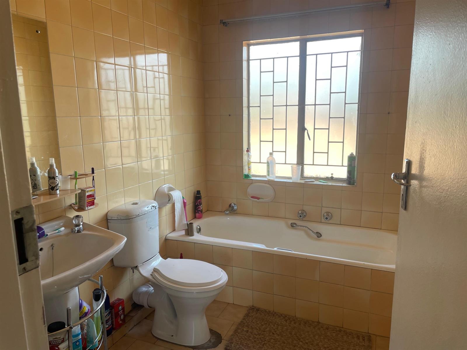Duplex for sale in Lyndhurst, Johannesburg, 175 m²