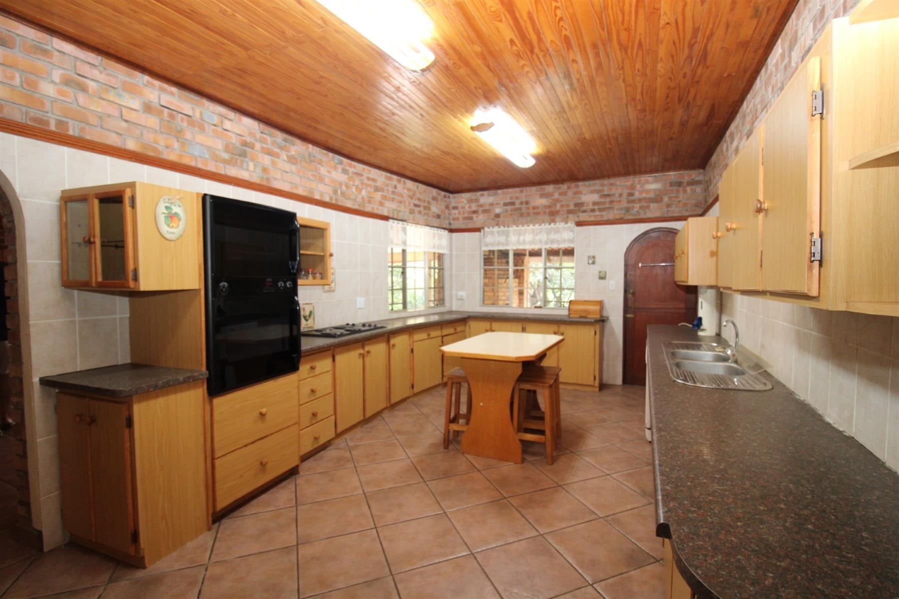 Farm for sale in Bela Bela, 426 m²