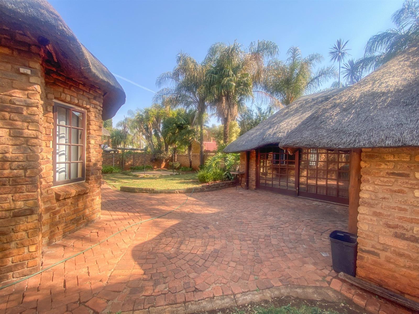 House for sale in Moreleta Park, Pretoria, 202 m²