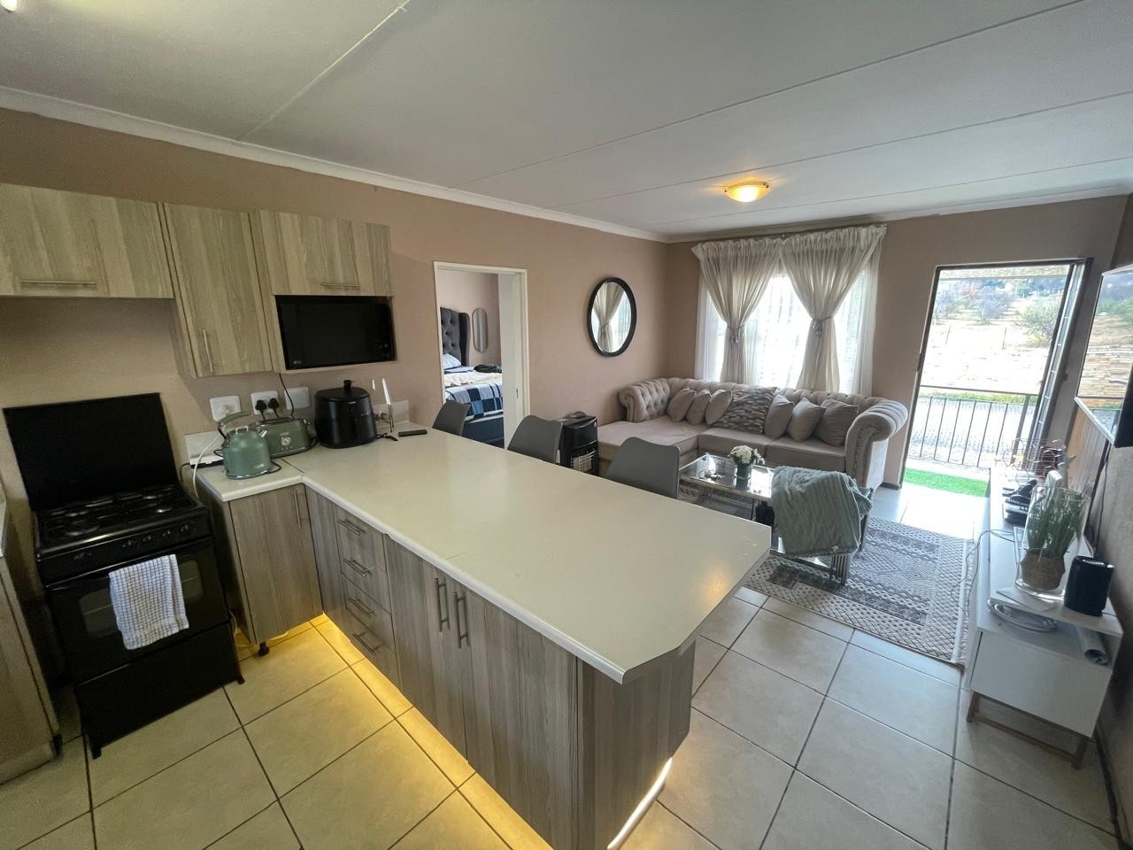 Apartment for sale in Honeypark, Roodepoort, 64 m²