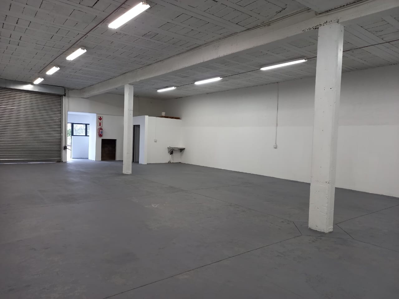 Warehouse for rent in Waterfall, Hillcrest, KwaZulu Natal, 180 m²