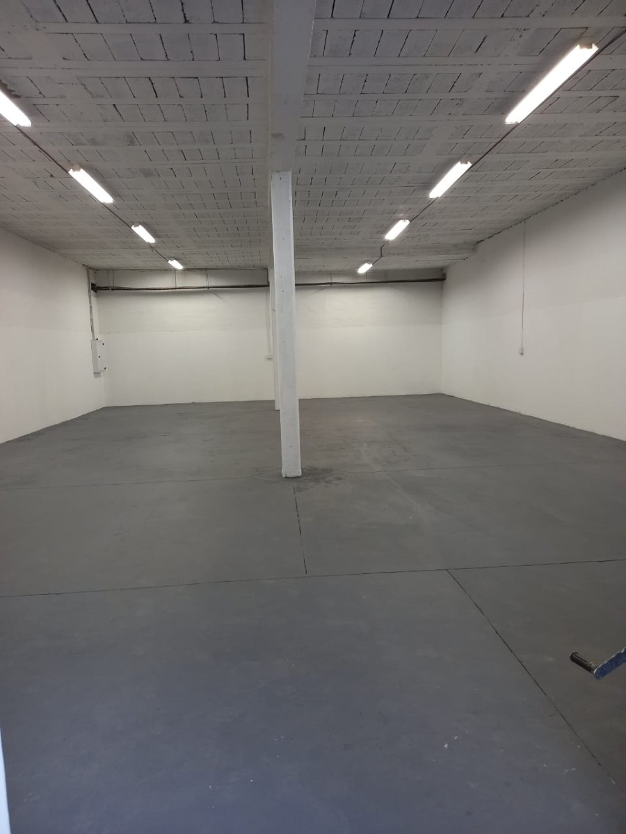 Warehouse for rent in Waterfall, Hillcrest, KwaZulu Natal, 180 m²