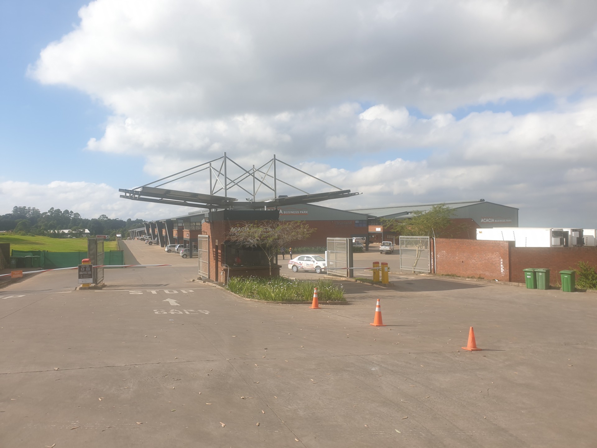 Warehouse for rent in Waterfall, Hillcrest, KwaZulu Natal, 180 m²