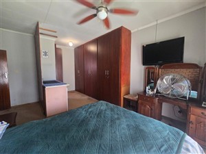 House For Sale in Flora Park with Borehole (no municipal water used), Polokwane - P1612411