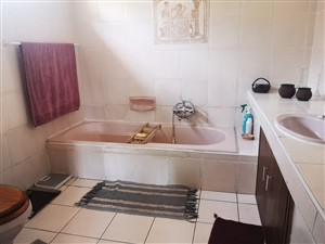 FOR SALE BY TENDER - WILKOPPIES CORNER PROPERTY - P1613952