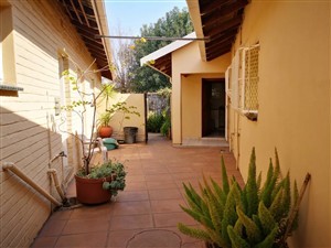 FOR SALE BY TENDER - WILKOPPIES CORNER PROPERTY - P1613952