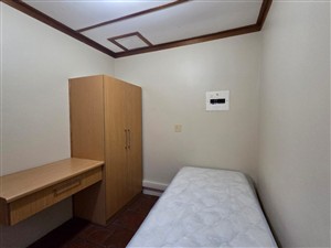 Batchelor room - Duplex For Sale in Belgravia Kimberley Northern Cape - P1616373