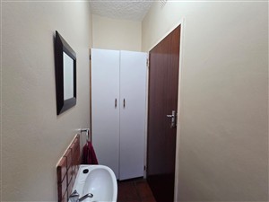 Downstairs Guest Toilet - Duplex For Sale in Belgravia Kimberley Northern Cape - P1616373