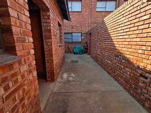 Duplex For Sale in Belgravia Kimberley Northern Cape - P1616373