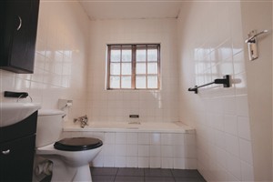 Apartment For Sale in Greenhills, Randfontein - P1621005