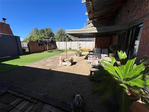 FLAT ENTRANCE - House For Sale in Cassandra Kimberley Northern Cape - P1621645