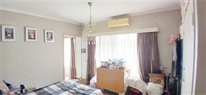 Secure 2-Bedroom Town House in a Sought-After Development! - P1623894