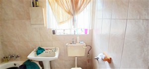 Secure 2-Bedroom Town House in a Sought-After Development! - P1623894