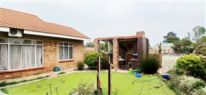 Secure 2-Bedroom Town House in a Sought-After Development! - P1623894
