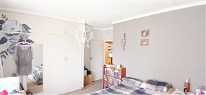 Secure 2-Bedroom Town House in a Sought-After Development! - P1623894