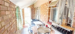 Secure 2-Bedroom Town House in a Sought-After Development! - P1623894