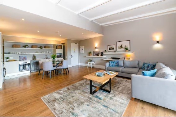 Luxury 2 bedroom apartment in Knysna Central