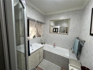 House For Sale in Verwoerdpark Kimberley Northern Cape - P1625778