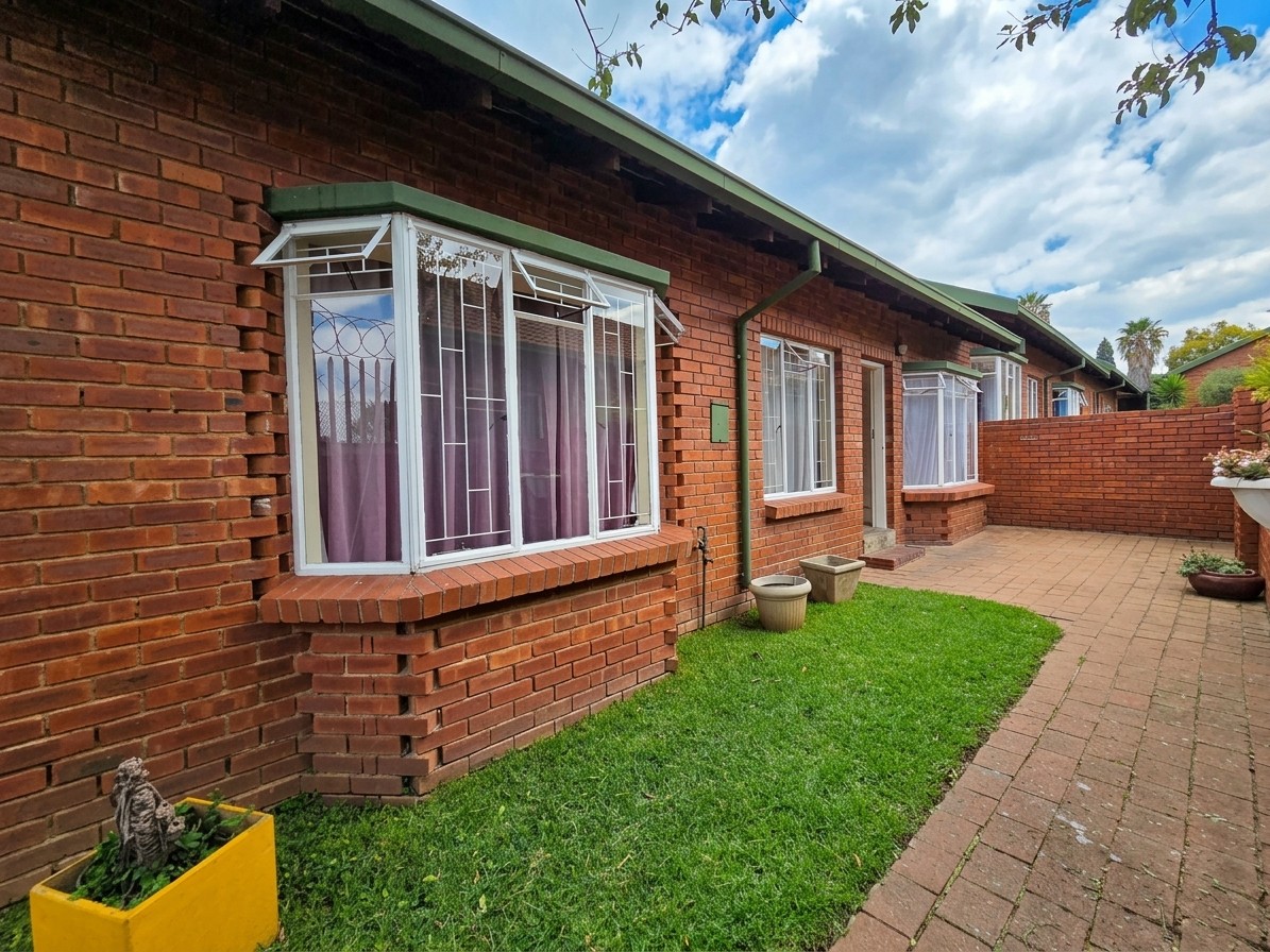 Pet Friendly - 3 Bedroom With Private garden
