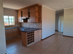 Townhouse For Sale in Rhodesdene Kimberley Northern Cape - P1629296