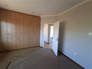 Townhouse For Sale in Rhodesdene Kimberley Northern Cape - P1629296