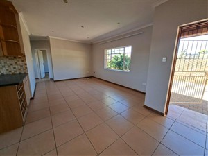 Townhouse For Sale in Rhodesdene Kimberley Northern Cape - P1629296