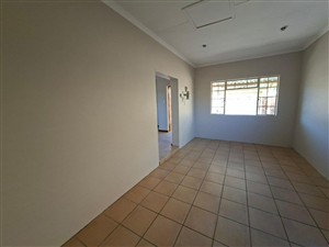Townhouse For Sale in Rhodesdene Kimberley Northern Cape - P1629296